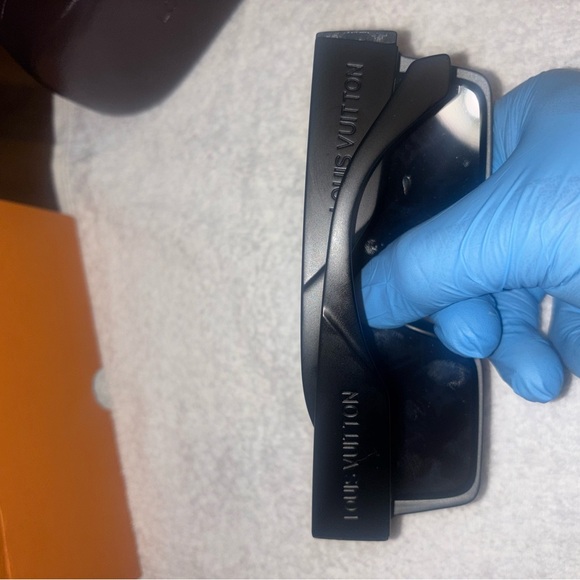 LV Black and Gray Monogram Shield Sunglasses - Picture 3 of 16
